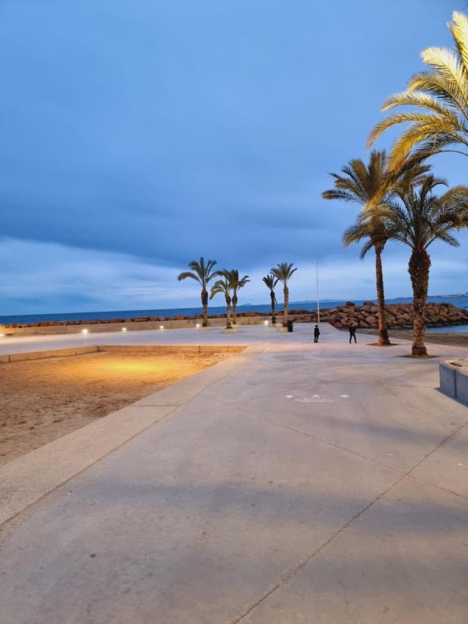 Luxury Evita Apartments In Torrevieja Exterior photo